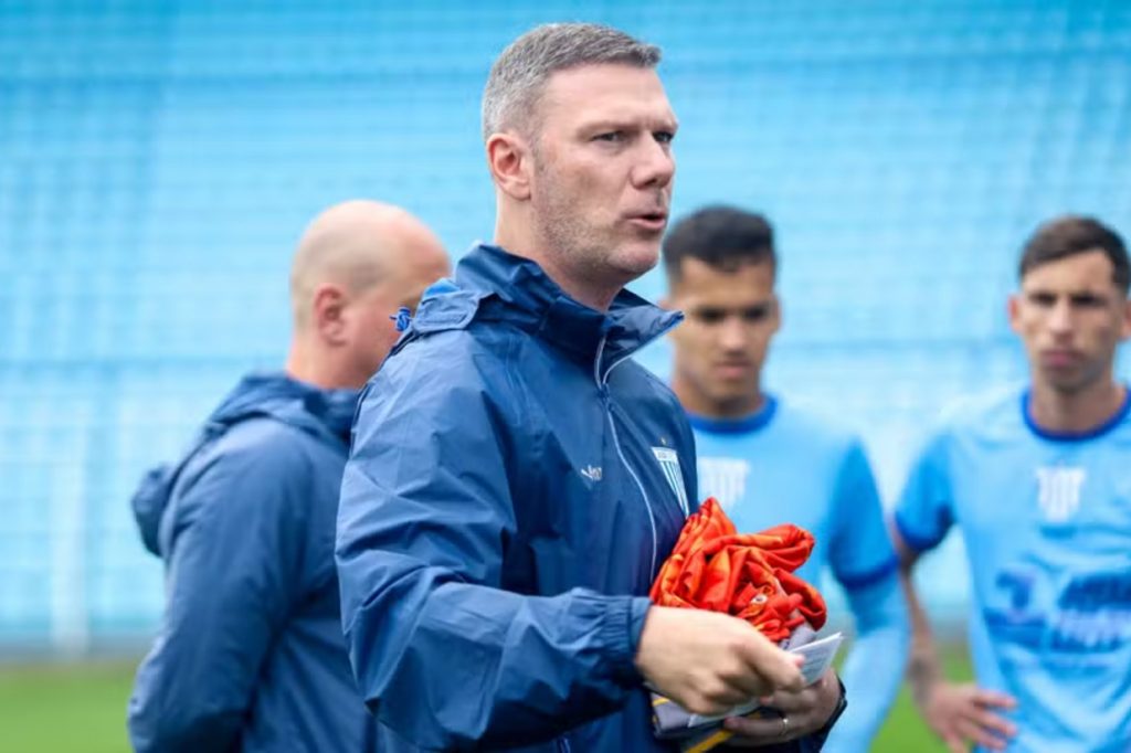 Vinícius Bergantin deixa o comando do Avaí para trabalhar na comissão técnica de Tite