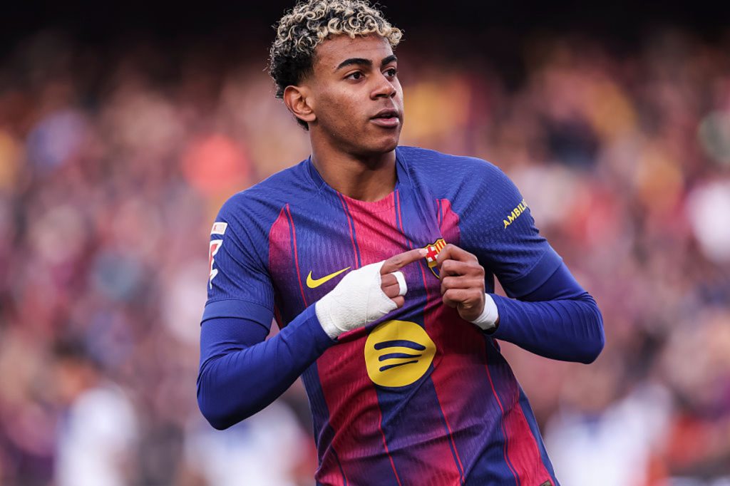 Aniversariante, Barça não brilha, mas vai dormir líder do Espanhol