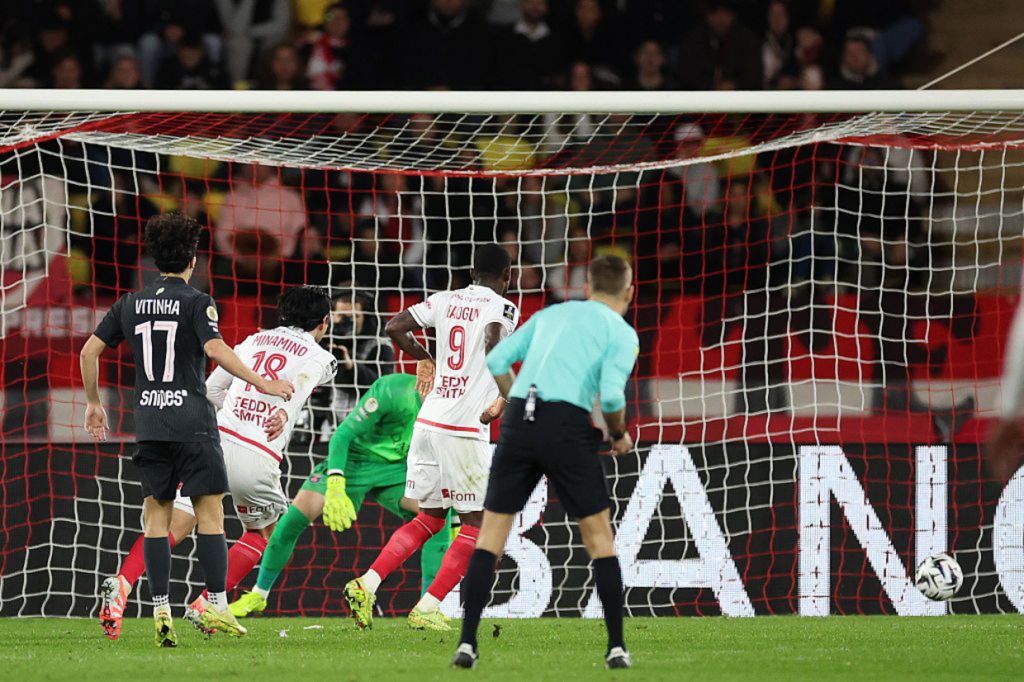 PSG perde para o Monaco e tem liderança ameaçada no Francês