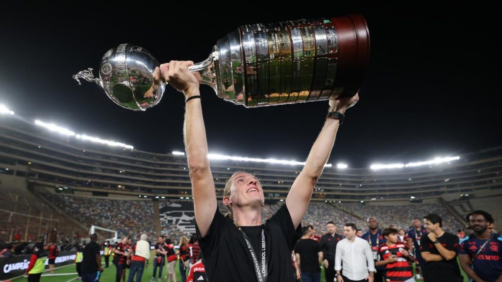 El Flamengo de Filipe Luís aspira a segundo título en una semana tras ganar Libertadores
