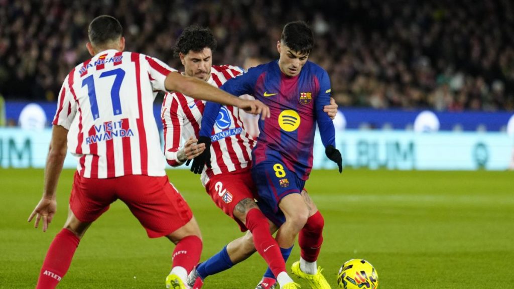 Giménez completó el ‘hat trick’ de tocados en el Atlético: «Creo que me he roto»