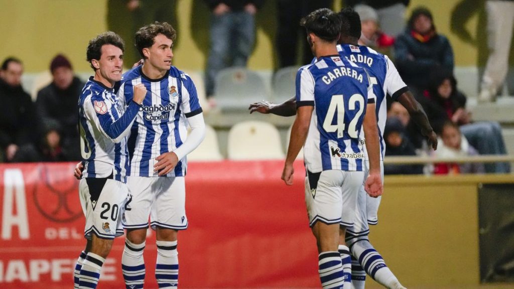 La Real pasa con lo justo, y con goles de Goti y Sadiq, de ronda en Reus