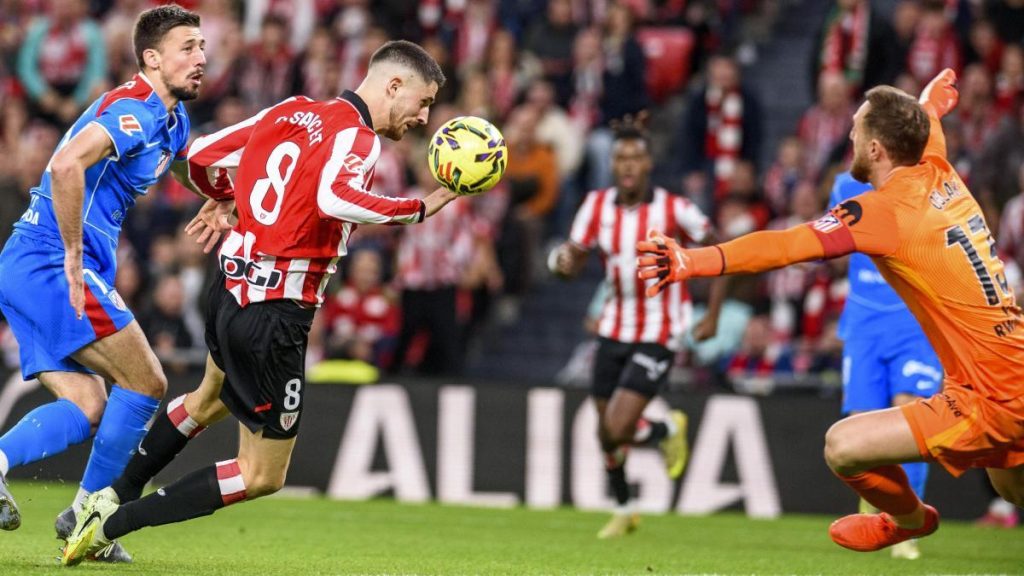 Athletic y Atlético empatan sin goles en una intensa primera parte (0-0)