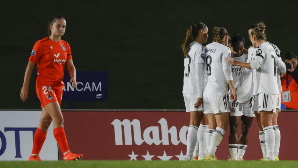 La árbitra perdonó al Real Madrid ante la Real con dos decisiones muy polémicas