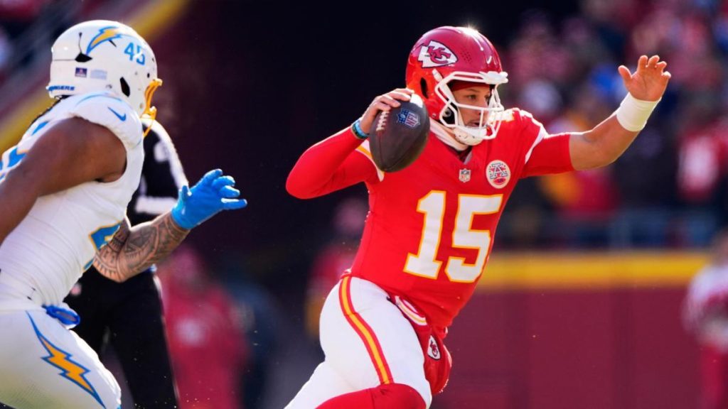 Posible lesión grave de Patrick Mahomes el día que los Chiefs se despiden de los playoff