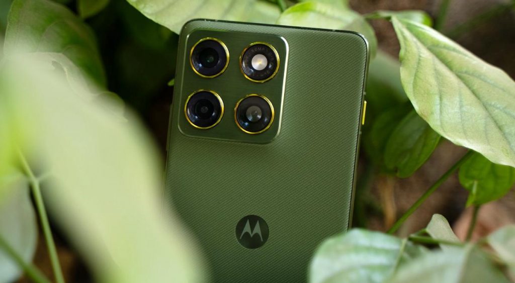 Este Motorola ULTRA delgado tiene cámaras 4K, procesador Snapdragon 7 Gen4 y 512GB: el mejor gama media