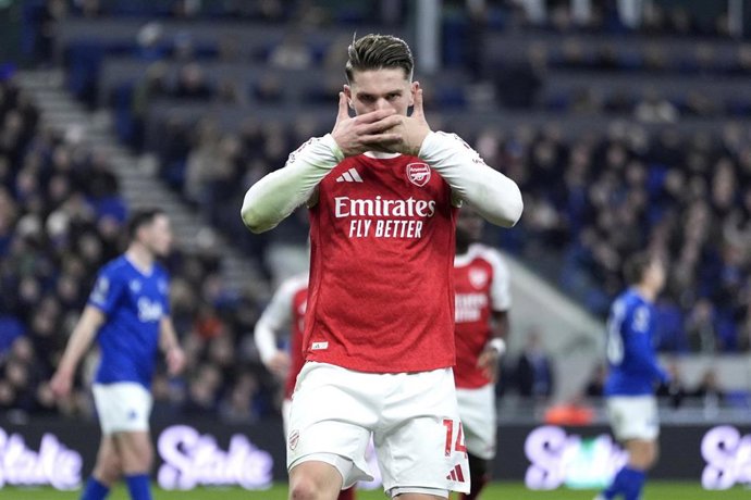 El Arsenal resguarda su liderato de la Premier League frente al empuje del Manchester City