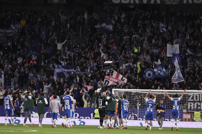 El Espanyol instala redes de seguridad en las porterías del RCDE Stadium para el derbi ante el Barça