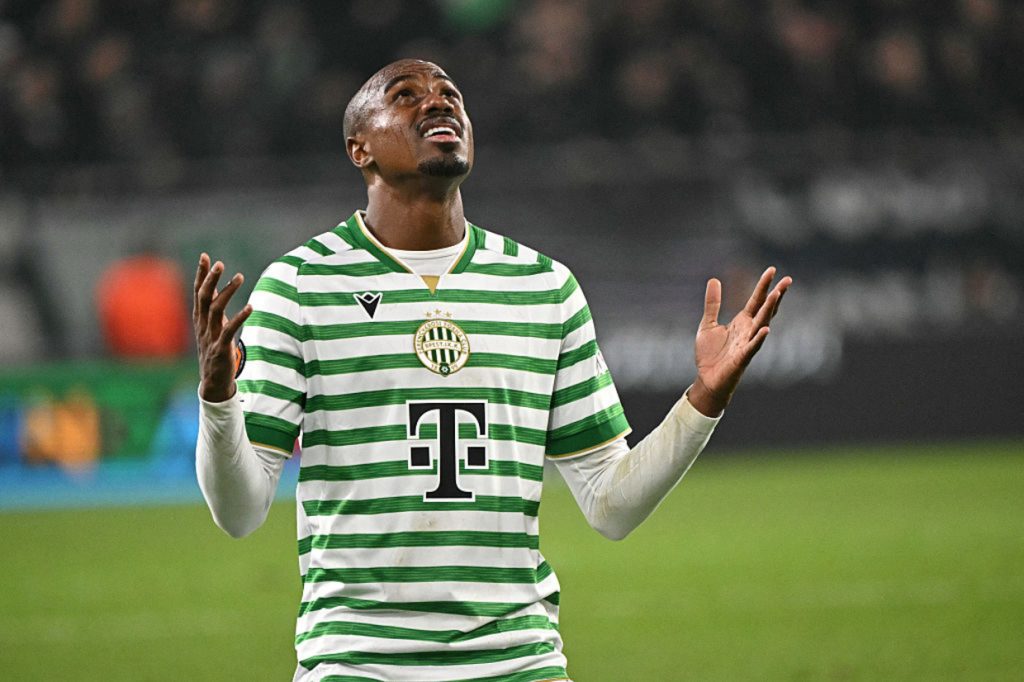 Volante à moda antiga: Conheça Júlio Romão, alvo do Botafogo que nunca jogou profissionalmente no Brasil