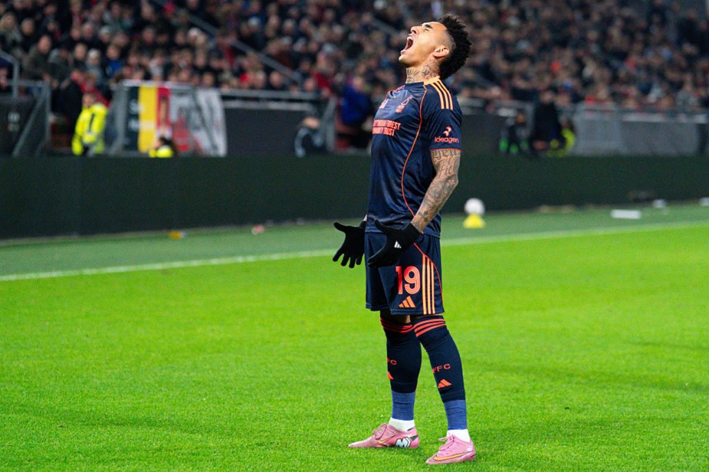 Antony marca e Betis assume a vice-liderança da Liga Europa; Igor Jesus coloca o Forest no G8