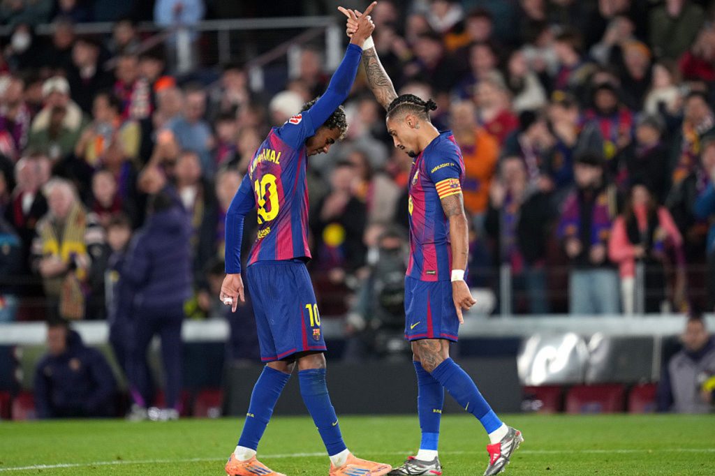 Raphinha descomplica e Barcelona supera retranca do Osasuna