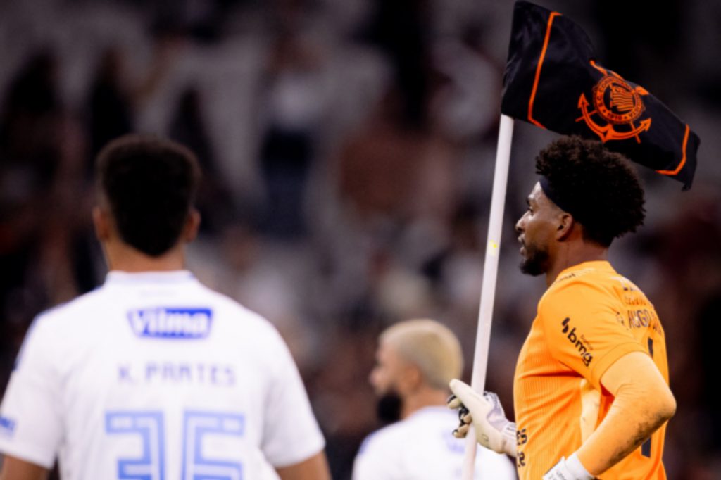 Para Hugo Souza, título da Copa do Brasil pode salvar ano ‘doloroso’ do Corinthians