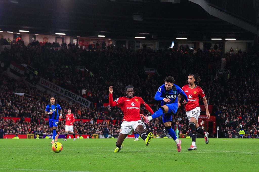 Chuva de gols no Teatro dos Sonhos termina em empate entre United e Bournemouth