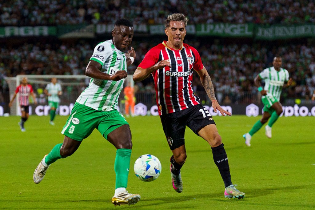 Destaque na Colômbia, atacante ex-Palmeiras fica perto do Boca