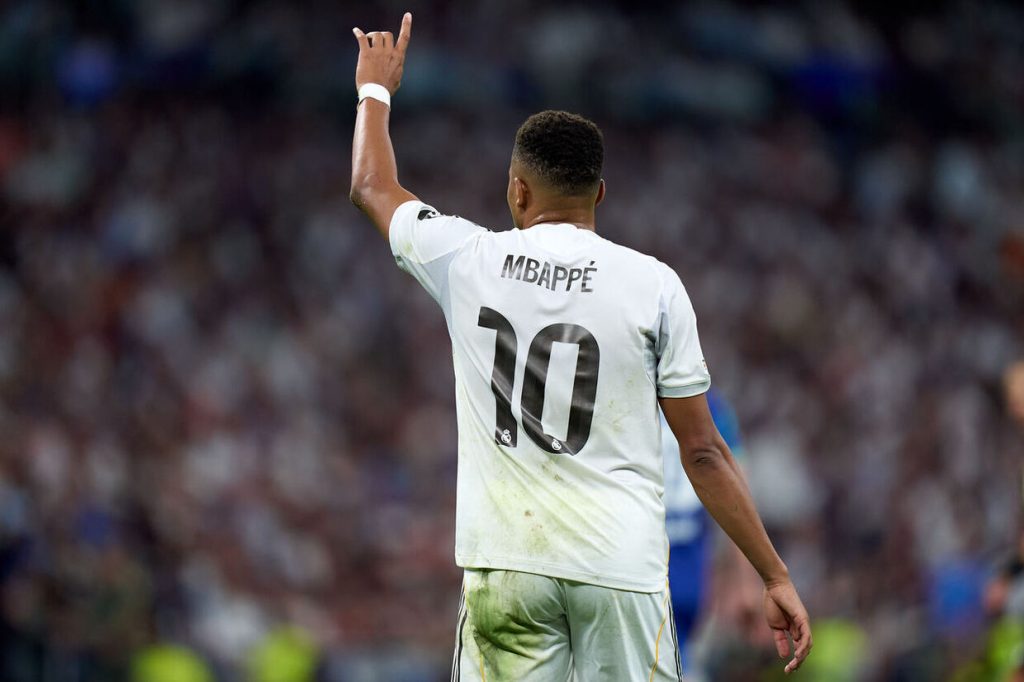 Mbappé se aproxima de recorde de gols histórico de CR7 no Real Madrid