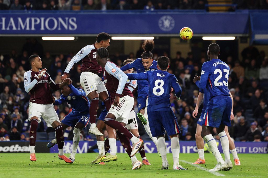 Villa continua sequência de vitórias com virada sobre o Chelsea no Stamford Bridge