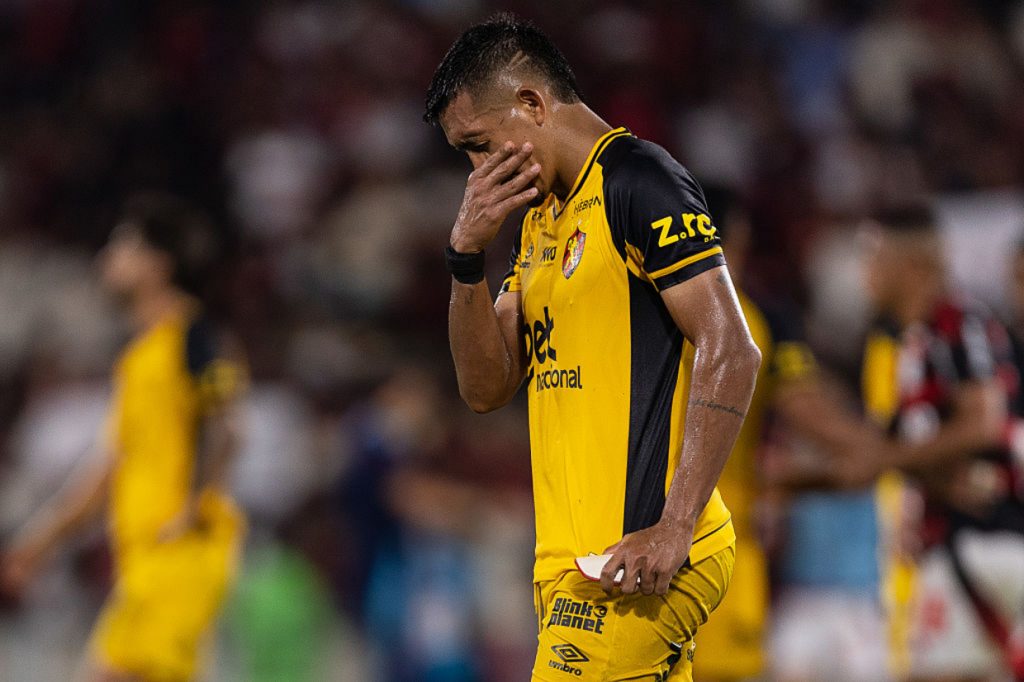 Do mercado desastroso até a crise nos bastidores: A queda anunciada do Sport