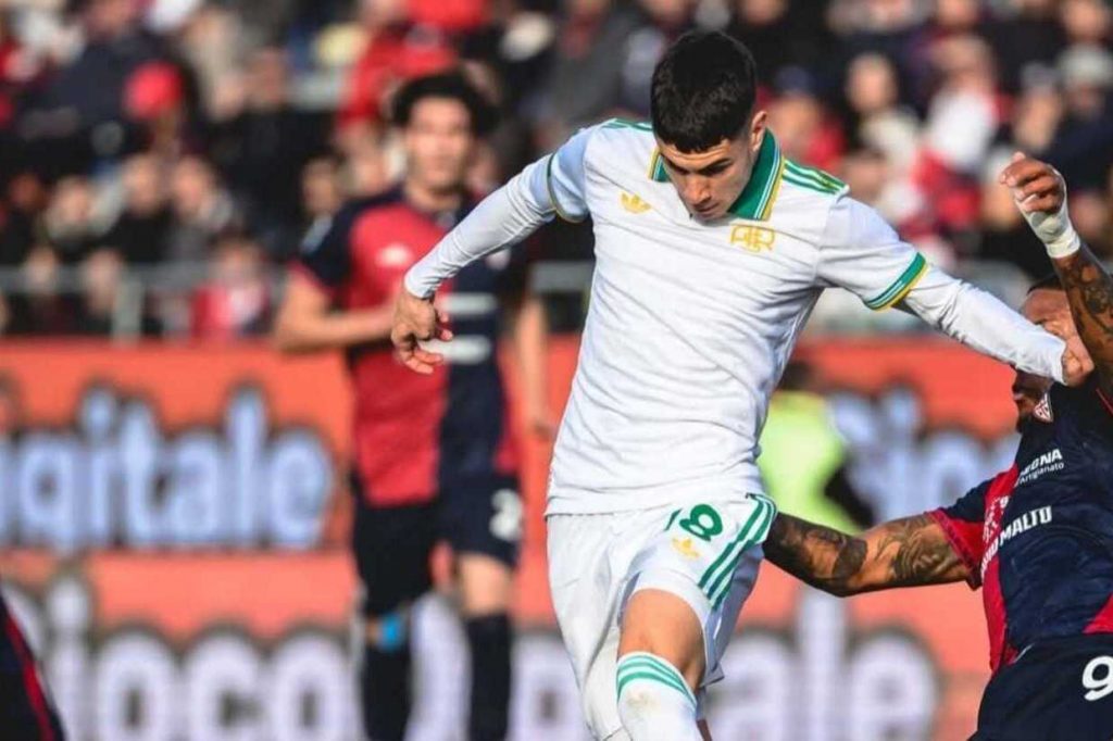 Expulsão e gol nos minutos finais complicam Roma, que se afasta do topo