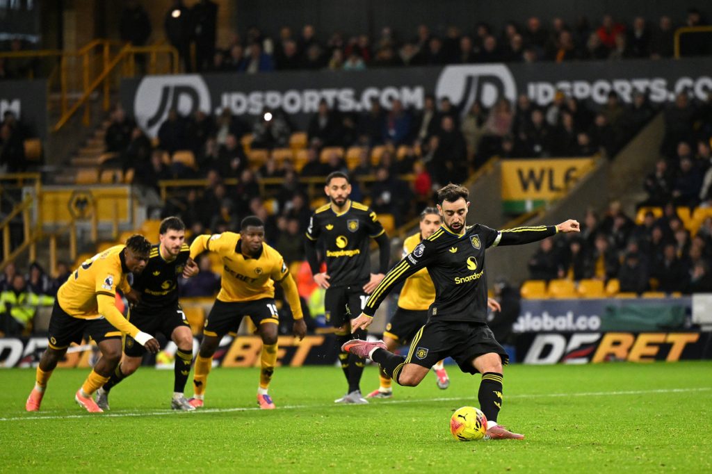 Wolverhampton encerra seca de gols, mas acaba goleado pelo Manchester United