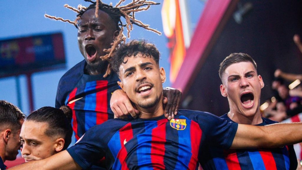 Un central zurdo, ex del Barça, puede volver a la Liga