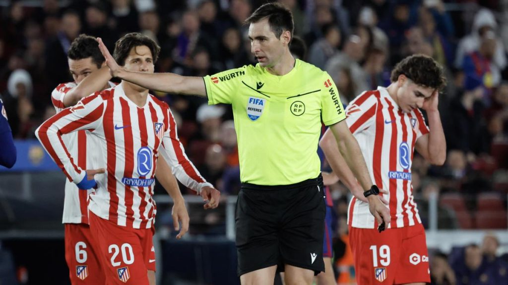 De Burgos Bengoechea pitará el Deportivo – Atlético de Madrid