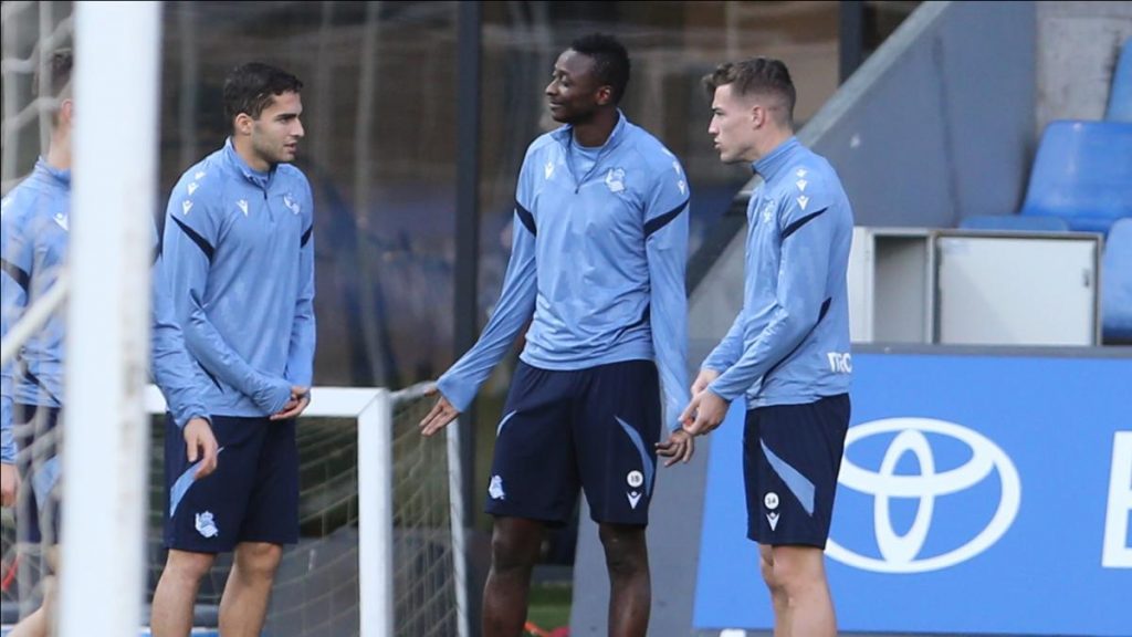 Sadiq se despide de sus compañeros en Zubieta para fichar por el Valencia