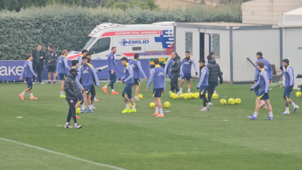 Simeone recupera un jugador, mantiene a Raspadori y Julián se ausenta por la mejor razón posible