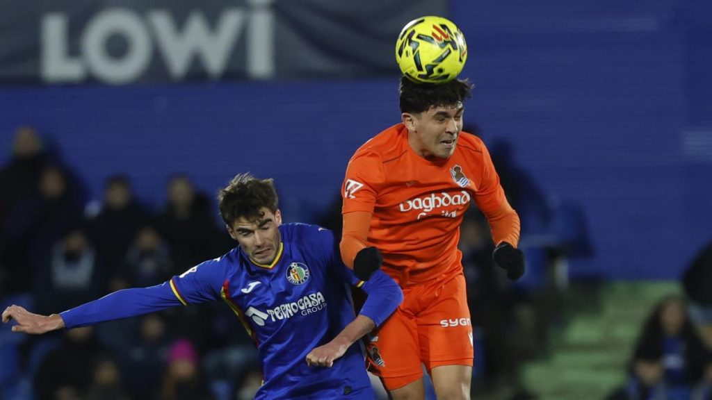 Aramburu logra sobre la bocina en Getafe la primera victoria de la Real de Matarazzo