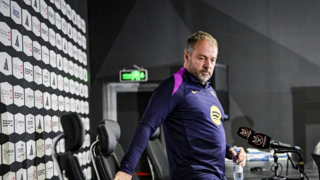 Flick, sobre si juega Mbappé: «¿Cuántos Clásicos jugamos en año y medio y cuántos ganamos?»