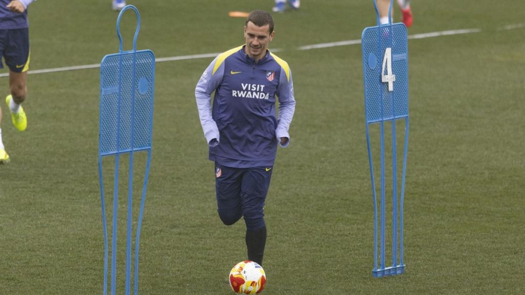 Griezmann se lesionó, contratiempo para Simeone