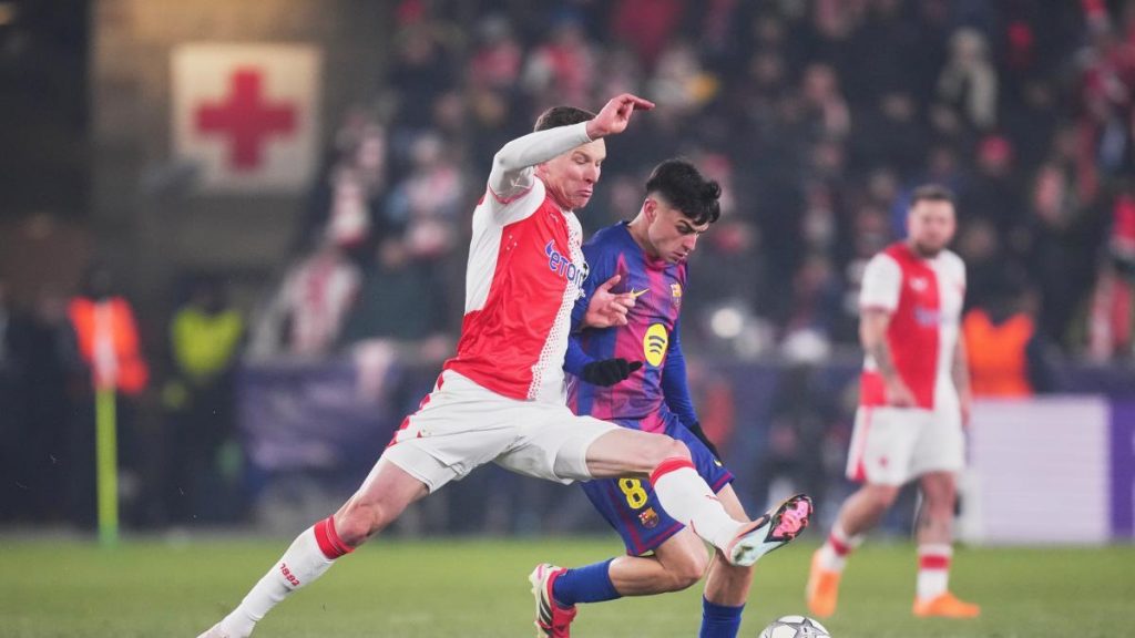 Pedri se lesiona en Praga: no parece grave, pero podría estar KO varias semanas