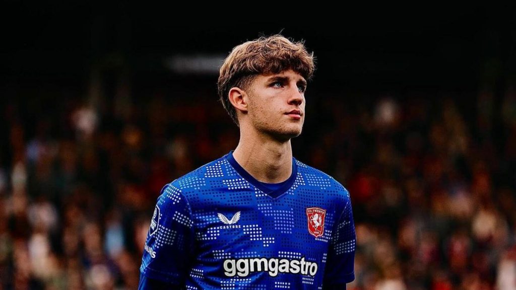 Vinculan a otro central para reforzar al Barça Atlètic