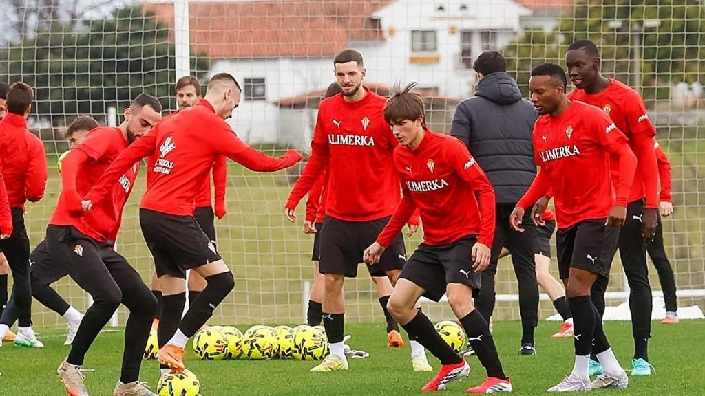 Cuenca ya entrena con el Sporting de Gijón a la espera de cerrar su salida