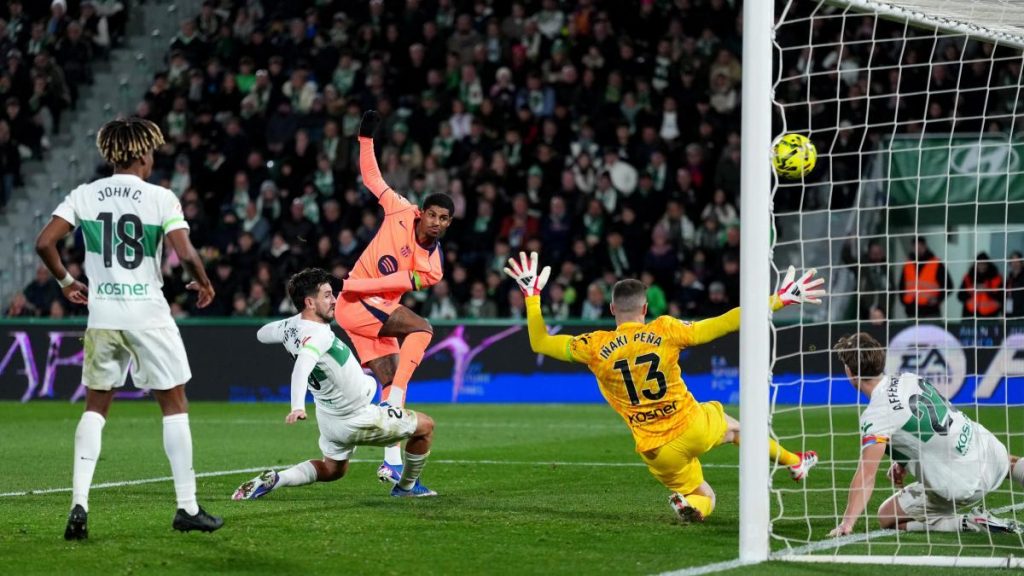 Rashford entra en el club de los 10 goles