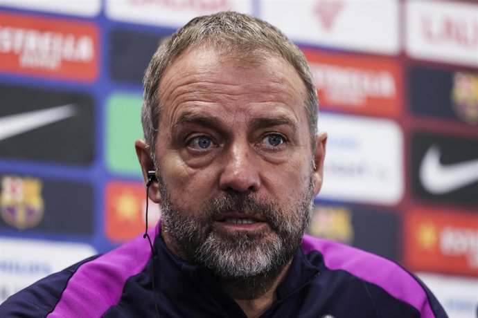 Hansi Flick: «Lo de Cancelo no está hecho, estaré contento si llega»