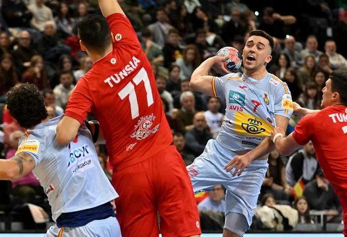 Los ‘Hispanos’ enseñan músculo antes de la final del TIE contra Portugal