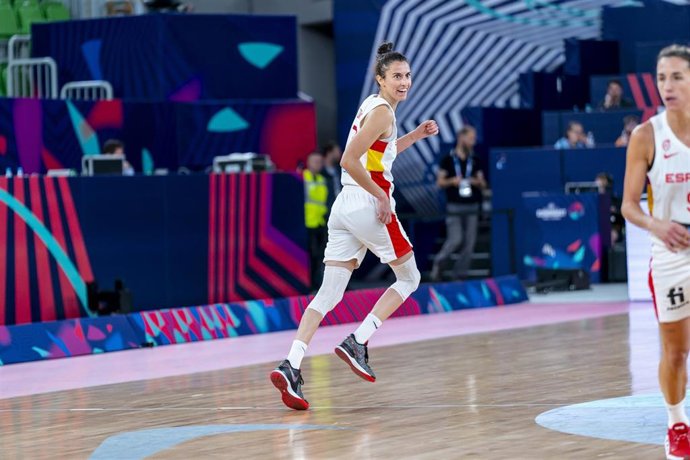 Alba Torrens ficha por el Azulmarino New Travel de la LF Challenge