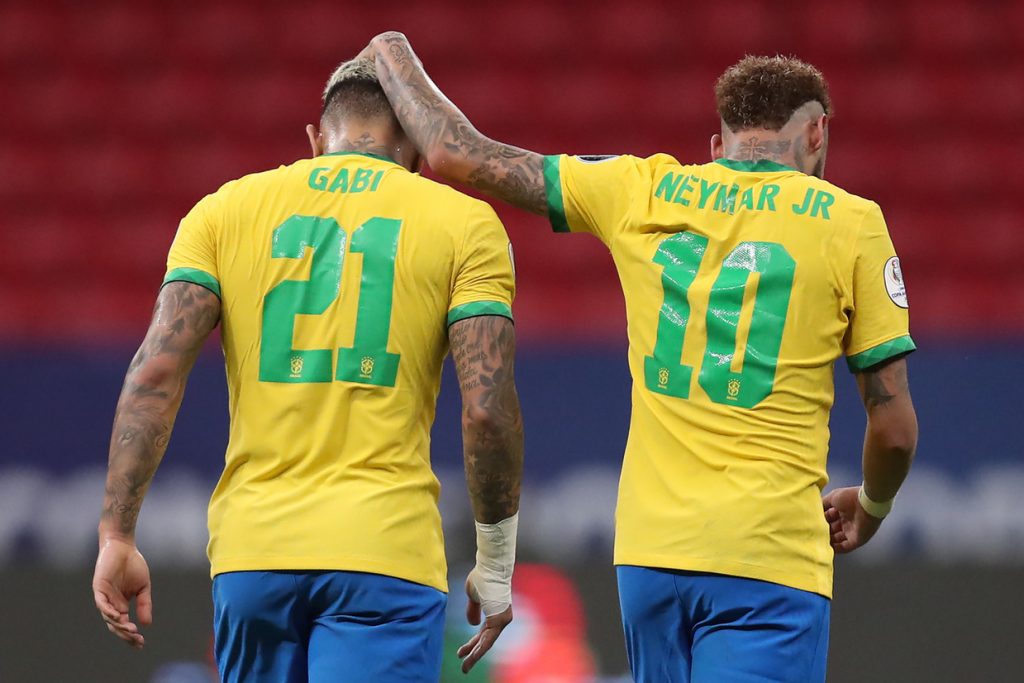 Estreia, ouro olímpico, e mais: Gabigol e Neymar têm histórico quase perfeito