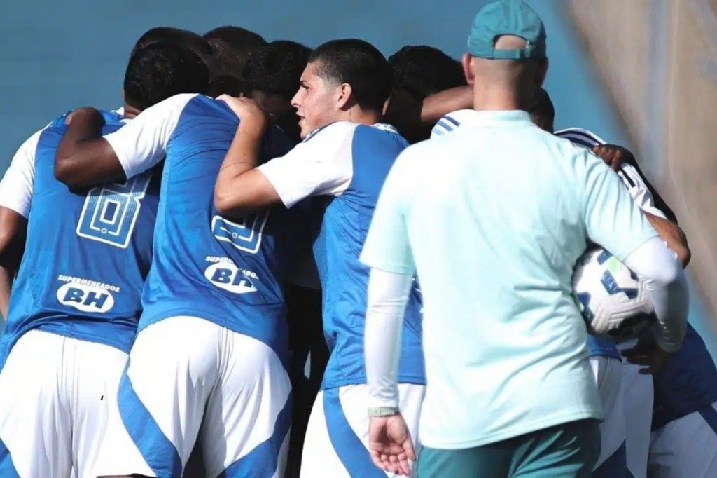 Cruzeiro pressiona, supera milagres do goleiro do Patos e mantém os 100% na Copinha