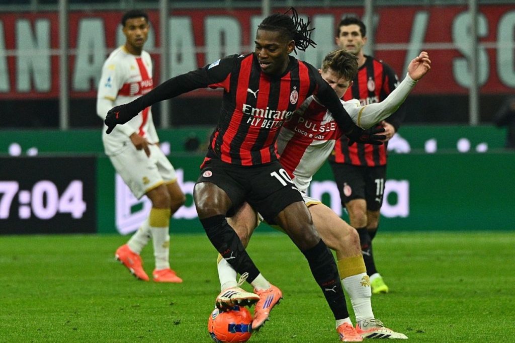 Milan arranca empate com o Genoa no fim, mas Inter abre vantagem na liderança do Italiano