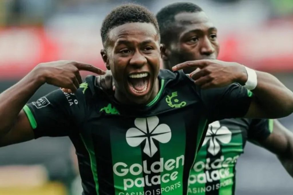 Alan Minda em BH para assinar com o Galo