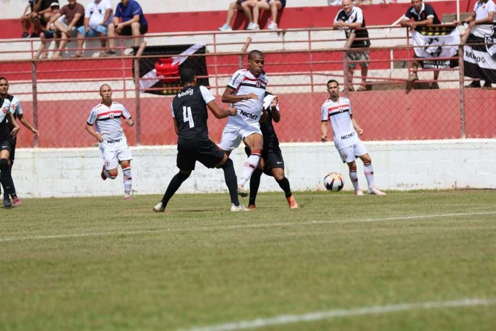Botafogo marca cedo e elimina Vasco na Copinha