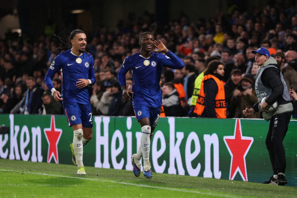 Chelsea supera ferrolho do Pafos, vence e pula para o G8 da Champions