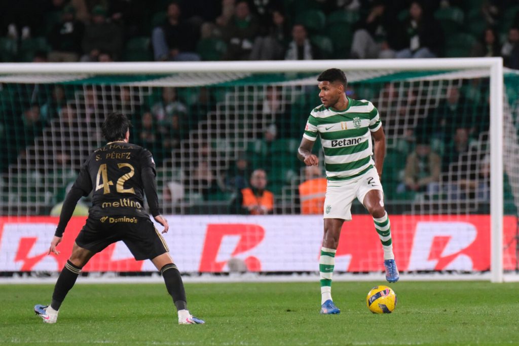 Matheus Reis entra na mira do Corinthians
