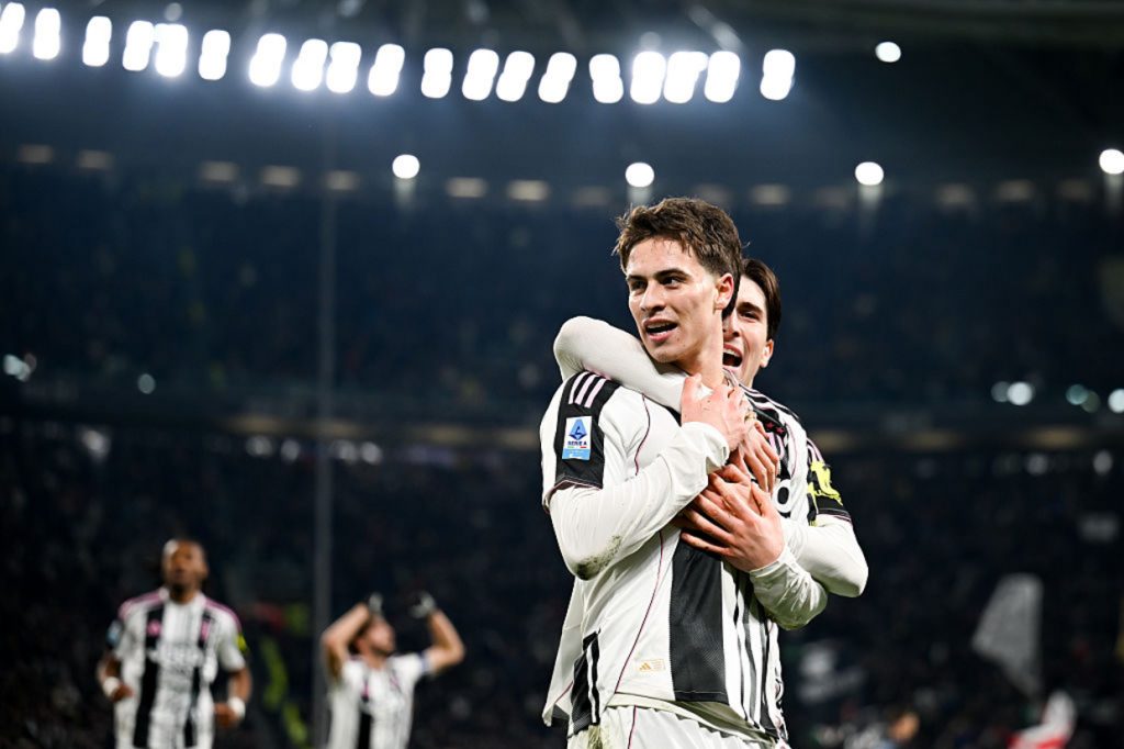 Juventus passa fácil pelo Napoli e encosta no pelotão de frente do Italiano