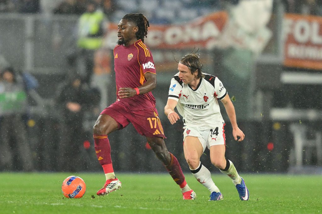 Milan cede empate a Roma e vê Inter se afastar na liderança do Italiano