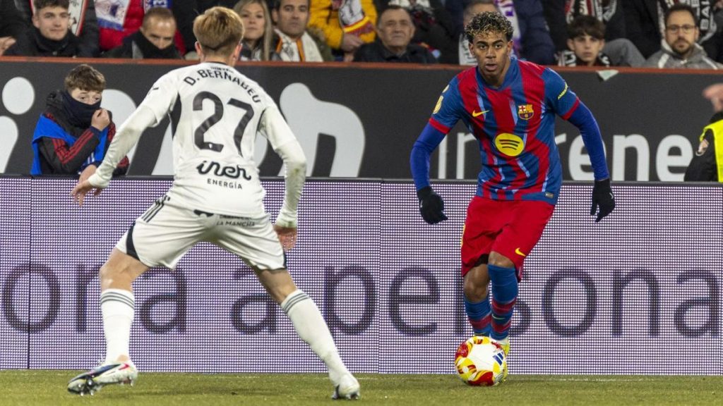 Lamine marca un golazo para celebrar su mejor racha