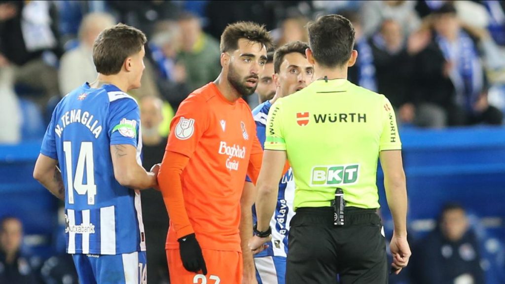 La Real Sociedad presenta una convocatoria diezmada para el duelo ante el Elche