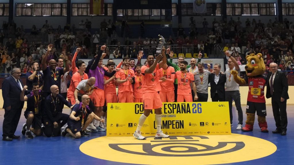 32-24: El Barça abre 2026 con su cuarto título de la temporada