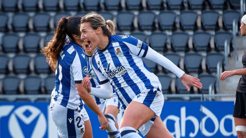 La Real se levanta y se toma la revancha ante el Badalona tras el golpe copero (2-0)
